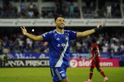 El defensor Aníbal Leguizamón celebró el gol de la victoria de Emelec ante Manta.