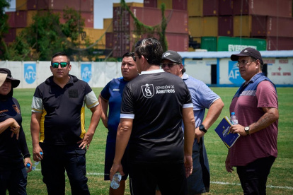 Una de las inspecciones al estadio Alejandro Ponce escenario del partido Astillero FC y Católica.