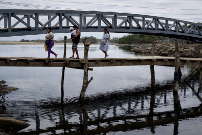 Tres comunas de Santa Elena dejarán atras los puentes de madera