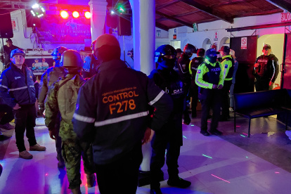 Quito registra un aumento de sanciones a clubes nocturnos, mientras los controles detectan establecimientos clandestinos y actividades no autorizadas durante 2026.