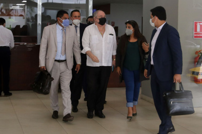 El expresidente aseguró que pidió el alta médica pese a sufrir arritmias ventriculares