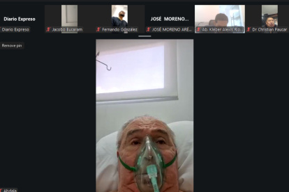 Abdalá Bucaram se conectó desde la sala de una clínica en Guayaquil.