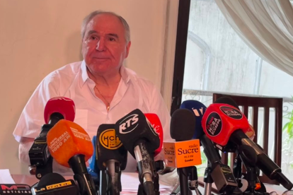 Abdalá Bucaram anunció acciones internacionales tras cuestionar la sentencia relacionada con la compra de pruebas para COVID-19.