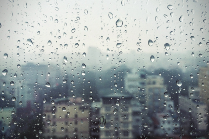 Referencial.Lluvias persistentes y radiación UV extrema marcan la jornada en varias regiones del país.