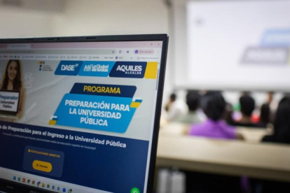 Jóvenes de Guayaquil podrán acceder a becas gratuitas para prepararse para el ingreso a universidades públicas.