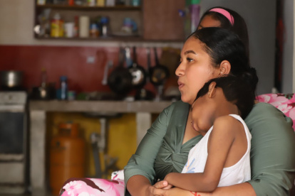 Bradley, de 6 años, volvió a caminar y hablar tras perder habilidades por encefalitis autoinmune.