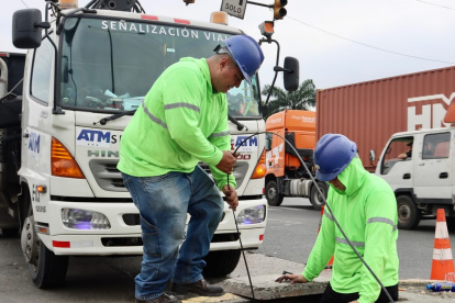 Los cables y acometidas de los equipos semafóricos han sido sustraídos en distintos puntos de Guayaquil, según la ATM.