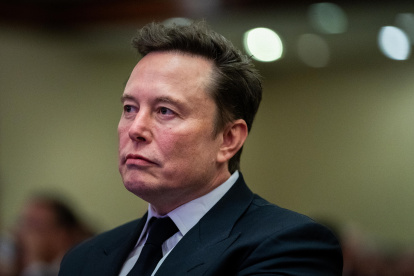 Elon Musk, empresario que también considera que hay que ser cauteloso en el desarrollo de la IA.
