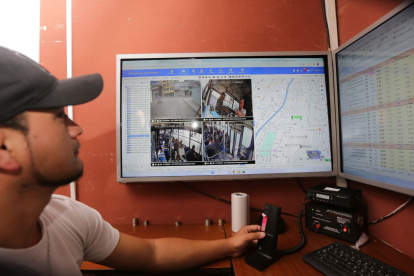 Sistema. En el centro de monitoreo se controla cada unidad y su operación.
