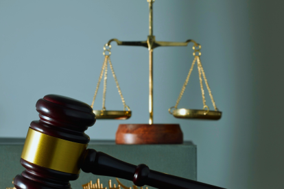 La decisión del Consejo de la Judicatura de eliminar la unidad especializada contra la corrupción y el crimen organizado genera debate sobre el futuro de la justicia en Ecuador.