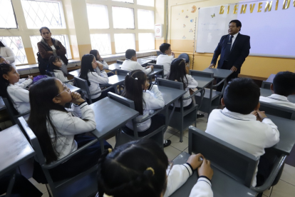 Los resultados de PISA 2025 volvieron a poner bajo la lupa las falencias del sistema educativo ecuatoriano y el rendimiento de los estudiantes.
