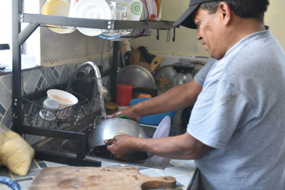 La rotura de una tubería matriz interrumpió el servicio de agua potable en calles de Cumbayá durante la mañana de este lunes.