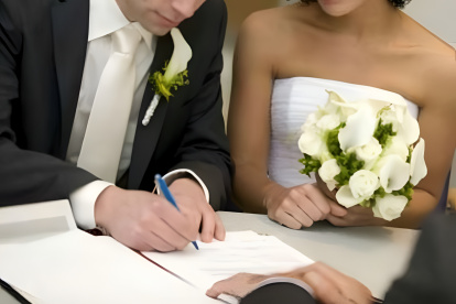 El Registro Civil de Guayaquil ofrece el servicio de matrimonio a domicilio para parejas que prefieren realizar la ceremonia fuera de sus oficinas.