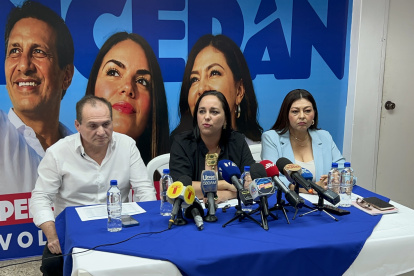 Gabriela Rivadeneira, presidenta de Revolución Ciudadana, durante el anuncio de las candidaturas para Guayas para las elecciones seccionales de 2026.