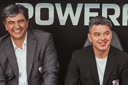 Matías Biscay (der.) junto a Marcelo Gallardo (izq.) durante su etapa en River Plate.