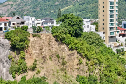 Las laderas de Guayaquil presentan puntos susceptibles a deslizamientos durante la temporada de lluvias y ante el fenómeno de El Niño.