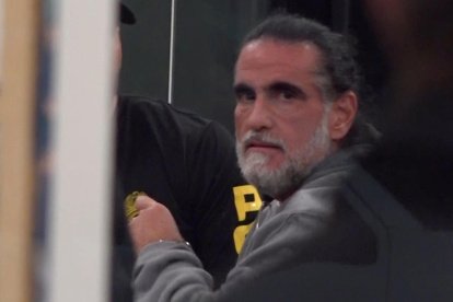 Alex Saab escoltado por agentes de la DEA a su llegada al aeropuerto de Opa-locka, en el condado de Miami-Dade (EE.UU.).