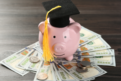 Imagen alusiva al financiamiento educativo de las Becas TIC 2026, que ofrecen $825 para cursos de formación.