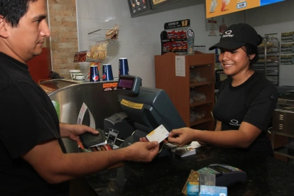 La experta señala que el 40 % es el máximo del cupo asignado que se debe usar para mantener el endeudamiento bajo control.