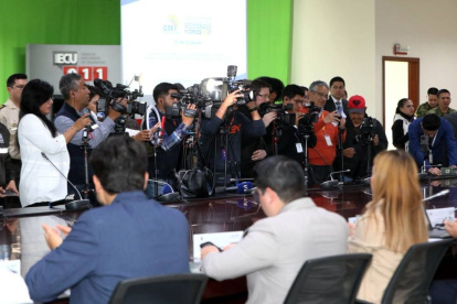 Elecciones 2027: Policía ofrece protección a candidatos en riesgo en Ecuador por amenazas criminales.