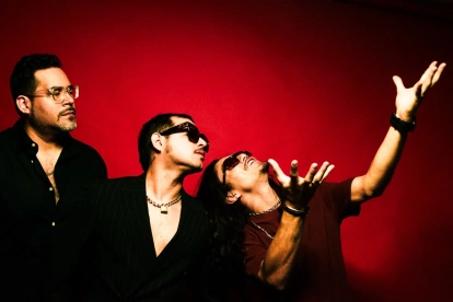 Ney Suárez (batería), Fa Paredes (voz, guitarra), John Villamar (voz, bajo) son los miembros de Ludovico, que hace poco estrenó el primer single de su nuevo disco.