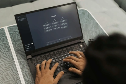 OpenAI reveló seis casos de “comportamiento inesperado o preocupante” detectados en sus modelos de inteligencia artificial.