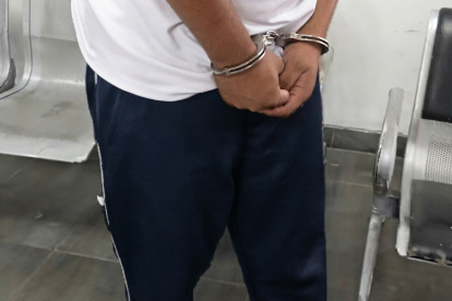 El estudiante fue aislado por agentes de la Policía Nacional.