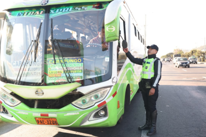 Buses que circulan por la Panamericana Norte pasaron por controles de la AMT.