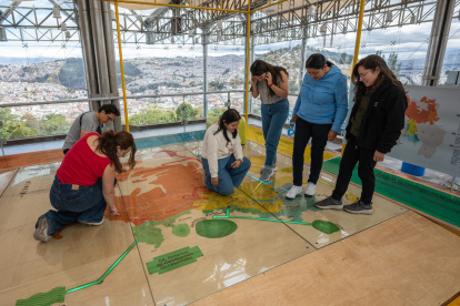 La muestra se realiza en el marco de los 20 años de Yaku y los 66 años de la empresa municipal.