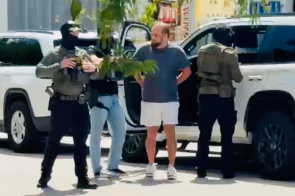¿Cómo podía Xavier Jordán, acusado por el magnicidio de Villavicencio y corrupción hospitalaria, procesado en el caso Metástasis y relacionado con narcotraficantes andar campante por Florida, asistir al Mundial?