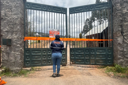 La AMC suspendió el fraccionamiento y comercialización de terrenos ofertados en redes sociales dentro de una zona de protección ecológica en Quito.