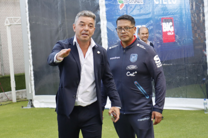 El entrenador argentino Marcelo Gallardo (i) fue oficializado como seleccionador de la Tri, con un vínculo hasta 2030.