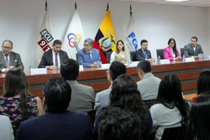 En la firma de convenio participaron la presidenta del Consejo de la Judicatura, Mercedes Caicedo Aldaz; el fiscal general del Estado (e), Leonardo Alarcón Argudo; y el director general del ECU 911, Juan Paladines