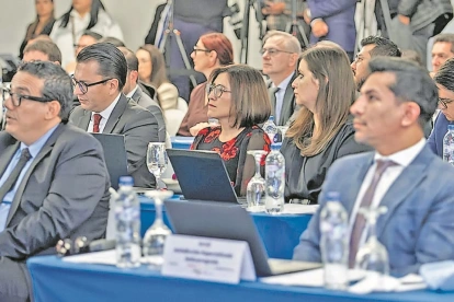 Varios jueces anticorrupción, entre estos Silvana Velasco, en un curso sobre lavado de activos, en 2025.