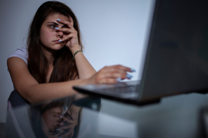 El uso de redes sociales entre niños y adolescentes plantea nuevos desafíos para las familias, las escuelas y las autoridades encargadas de proteger a los menores.