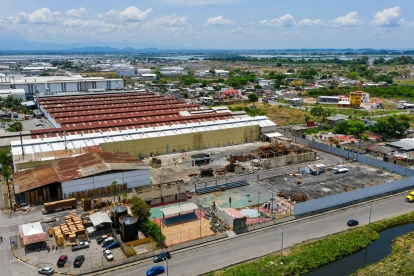 Guayaquil y Durán concentran alrededor del 90 % de los consumidores de alto voltaje, según el Ministerio de Ambiente y Energía.