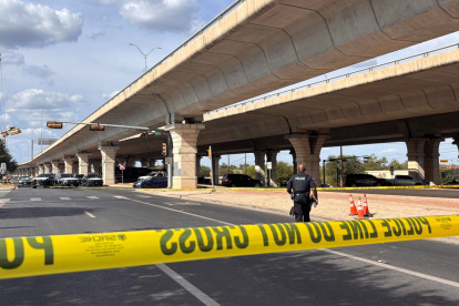 El vehículo en el que se encontraba Wilber Rafael Garcés cuando recibió impactos de bala por la espalda en Texas.