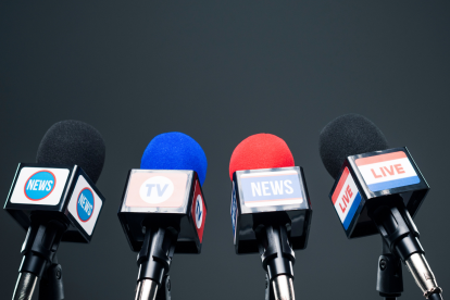 Las entrevistas a funcionarios públicos y las preguntas de los medios forman parte del debate sobre transparencia y rendición de cuentas en Ecuador.