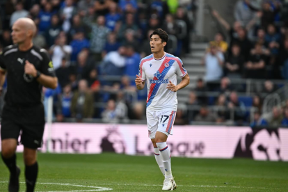 Takehiro Tomiyasu, defensor japonés que no estará ante Ecuador.