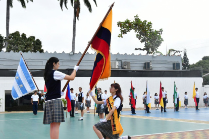 Juramento a la Bandera en Ecuador no es feriado; estudiantes tendrán actividades según cada plantel.