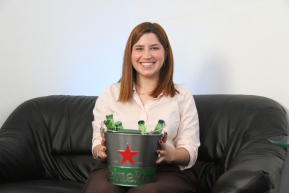 Camila Ordeñana, analista de Marketing de Heineken, explicó los detalles de la nueva experiencia que combina cerveza, música, deporte y entretenimiento en Guayaquil.