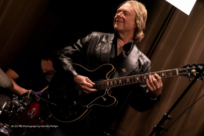 Johnston se ha presentado en escenarios como el Carnegie Hall y el Lincoln Center, en Nueva York, y en el Tokyo Jazz Festival