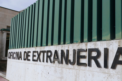 El debate migratorio en Europa incluye cuestiones demográficas, integración, políticas de retorno y el impacto de los flujos migratorios en las sociedades europeas.