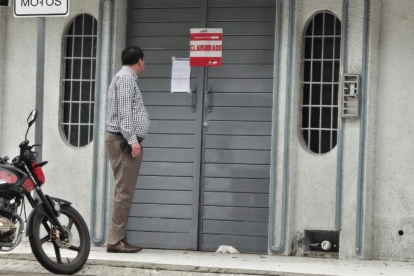 En tres inmuebles de distintos sectores de Guayaquil encontraron habitaciones acondicionadas, mujeres extranjeras y otros indicios de actividades clandestinas.