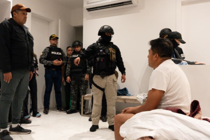 Red ligada al CJNG operó en Mocolí; un detenido figura en 10 empresas investigadas.