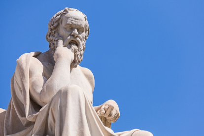 Hace dos semanas, frente al Ágora de Atenas, recordábamos a Sócrates y su “solo sé que nada sé”. Más de dos mil años después, John Stuart Mill llevaría la humildad al terreno de la libertad.