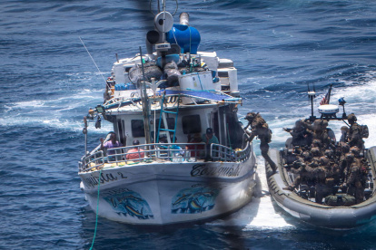 Fuerzas del Cuerpo de Marines de los Estados Unidos interceptaron al barco Conquista II.