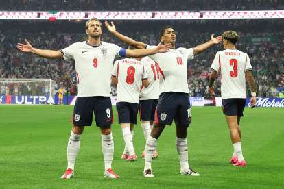 Harry Kane destacó el juego de la selección de Inglaterra.