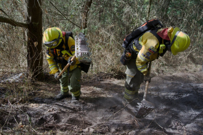 El incendio en el cerro Casitagua fue controlado tras cinco días de intensas labores.