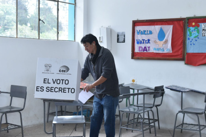 El 60% de votantes en Ecuador aún no decide por quién votar.